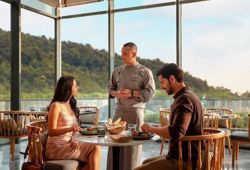 Hotel Hyatt Regency Dehradun Resort And Spa