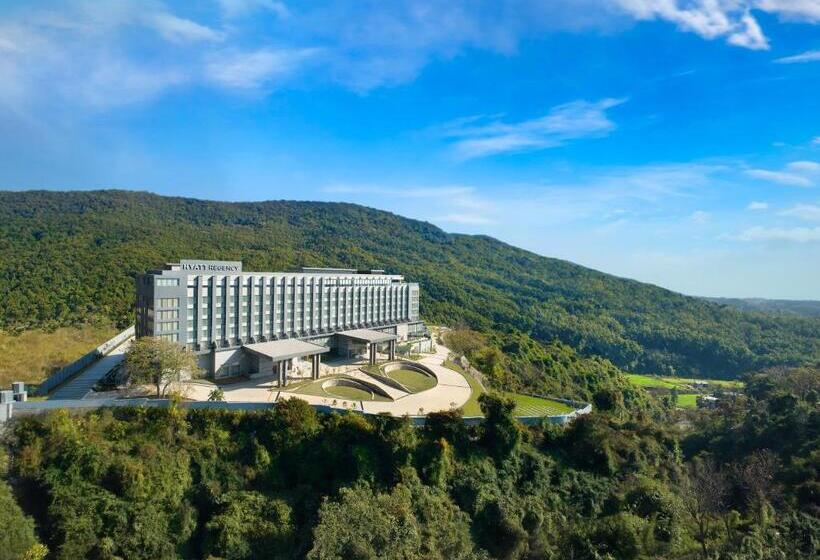 Hotel Hyatt Regency Dehradun Resort And Spa