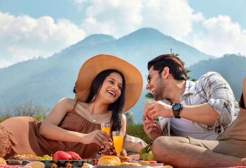 Hotel Hyatt Regency Dehradun Resort And Spa