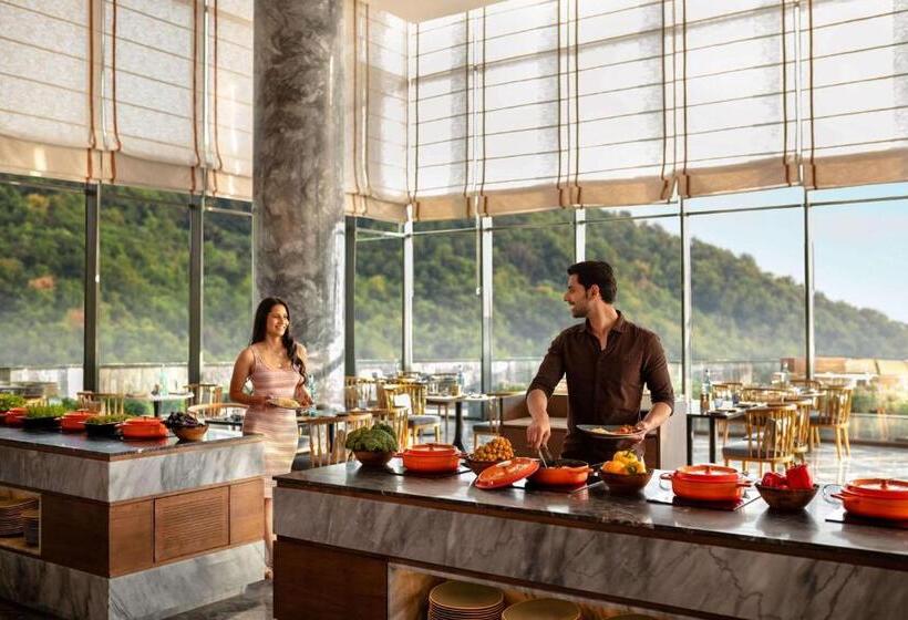 Hotel Hyatt Regency Dehradun Resort And Spa