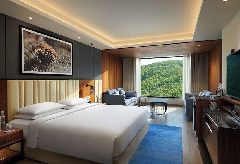 Hotel Hyatt Regency Dehradun Resort And Spa