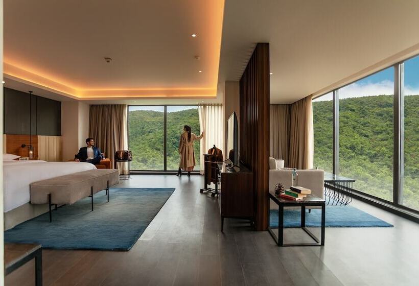 Hotel Hyatt Regency Dehradun Resort And Spa