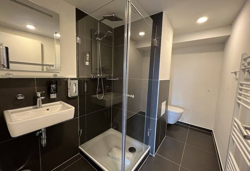 ホテル Innception