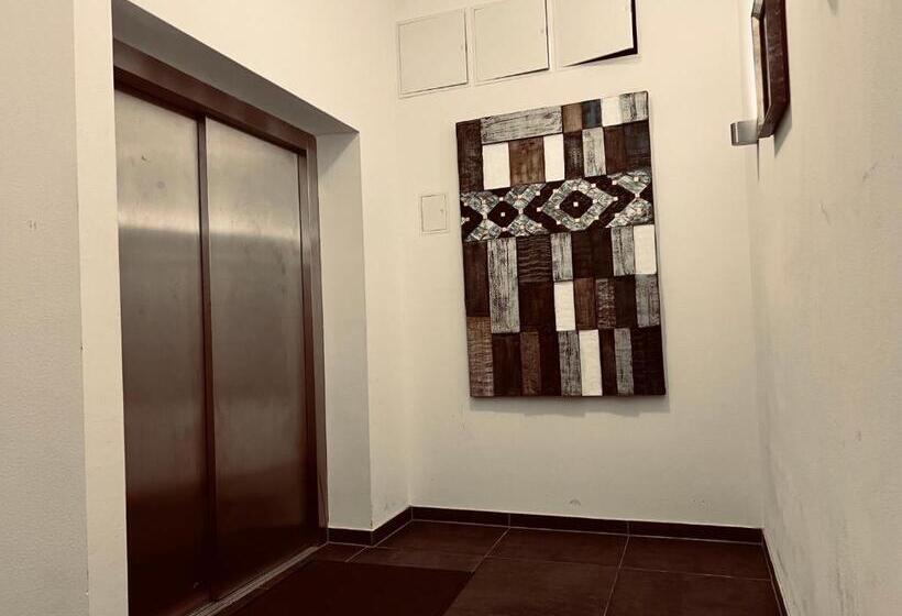 ホテル Innception