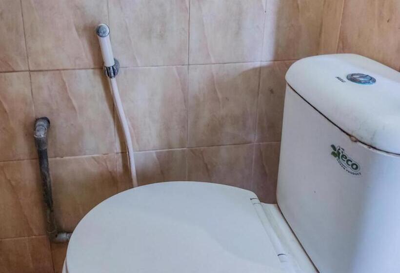 Отель Kartini Guest House Near Alun Alun Probolinggo