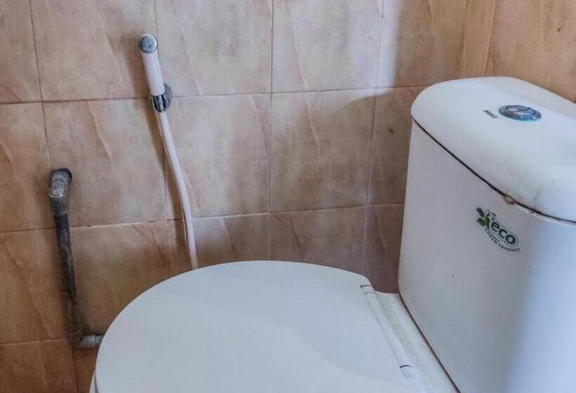 Отель Kartini Guest House Near Alun Alun Probolinggo