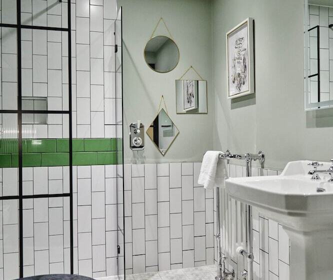 ホテル Kings Arms