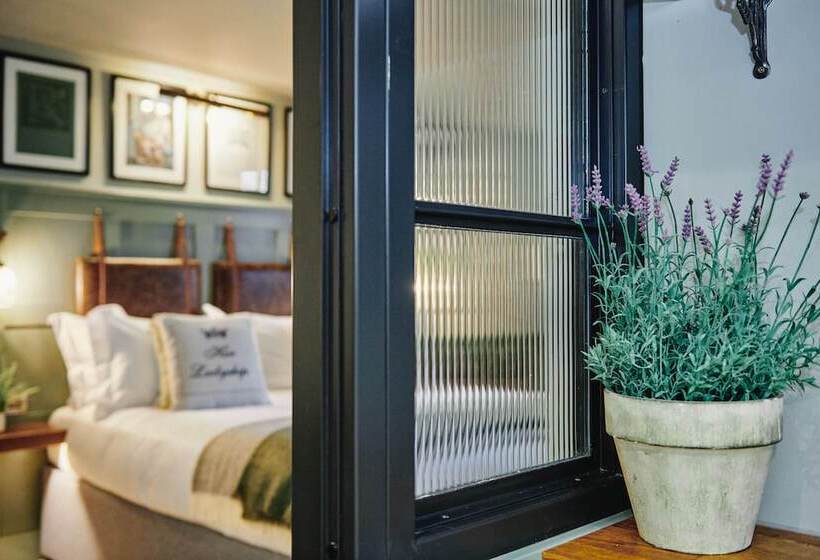 ホテル Kings Arms