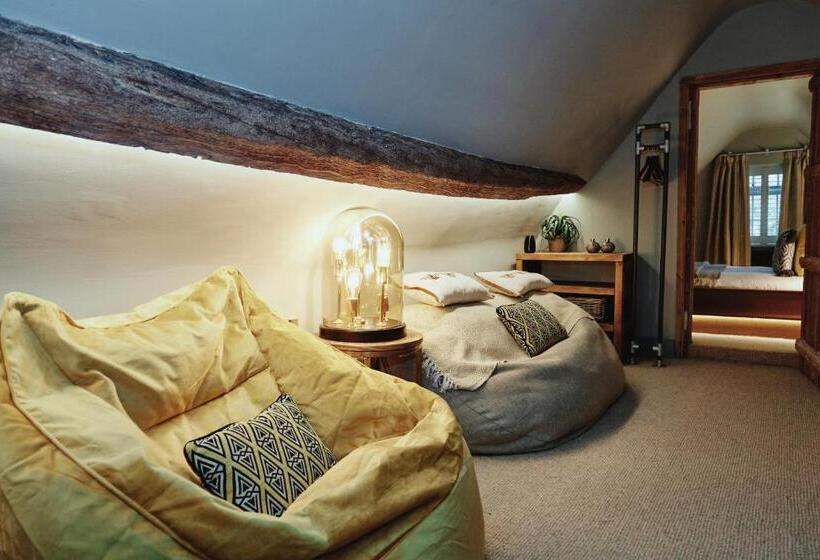 ホテル Kings Arms