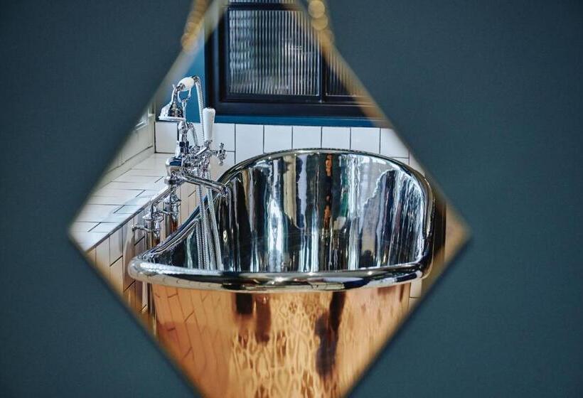 ホテル Kings Arms