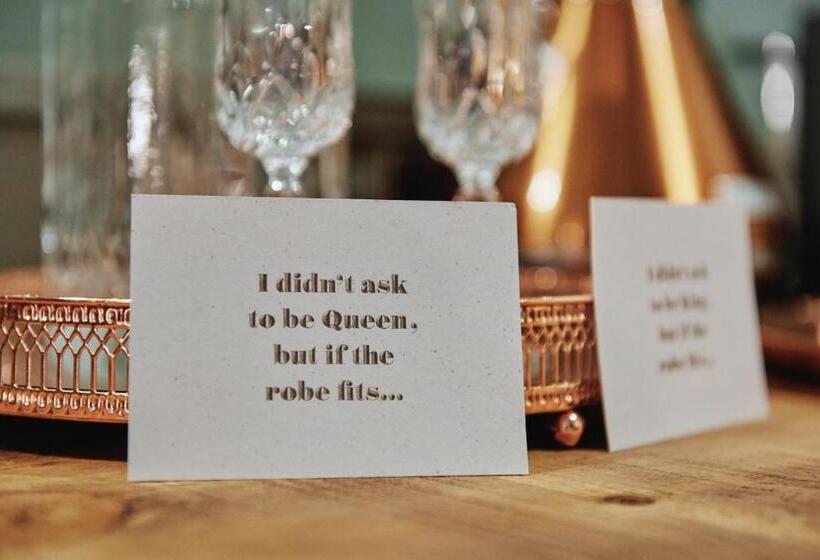 ホテル Kings Arms