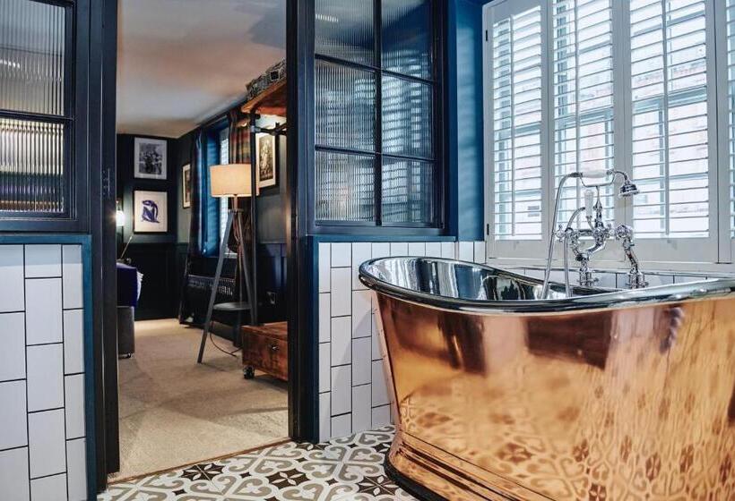 ホテル Kings Arms