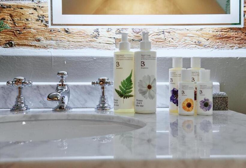 ホテル Kings Arms