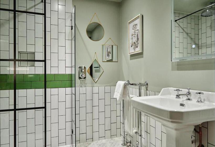 ホテル Kings Arms