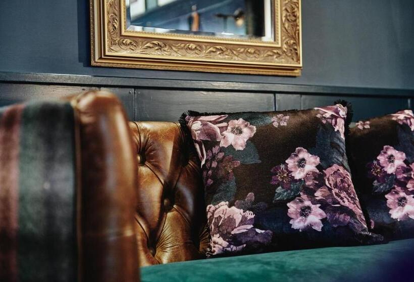 ホテル Kings Arms