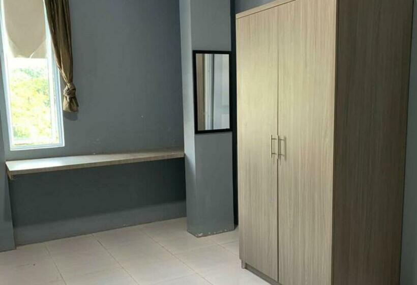 בית מלון כפרי Koolkost @ Anggrek Mas Batam