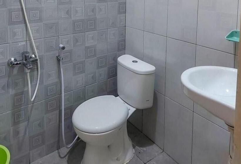 호텔 Koolkost @ Jalan Tirto Agung