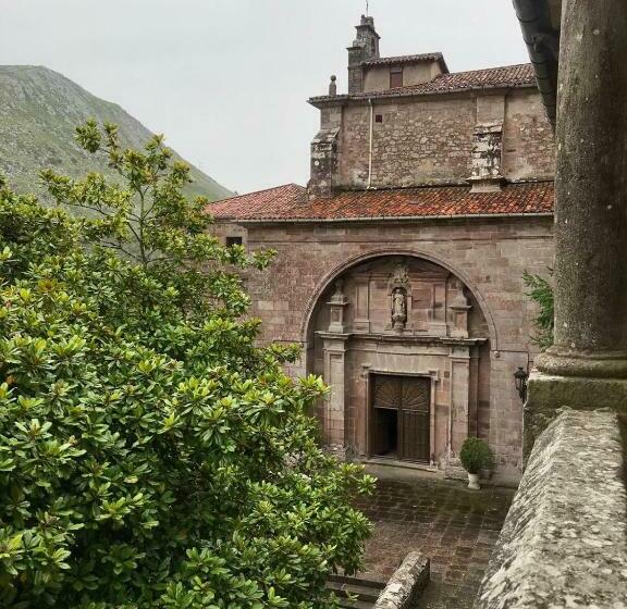 בית מלון כפרי Las Caldas