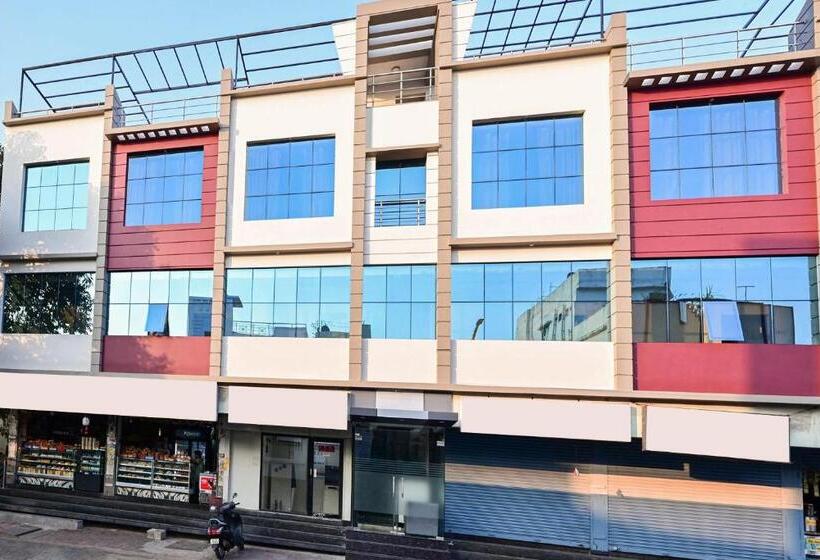 בית מלון כפרי Oyo 85707 Gv Grand