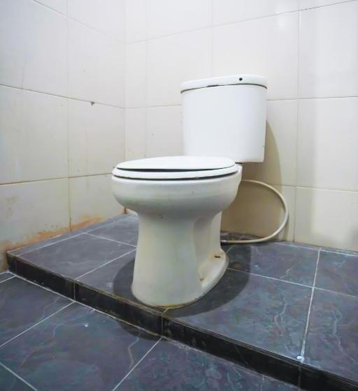 فندق Reddoorz Near Rs Labuang Baji Makassar