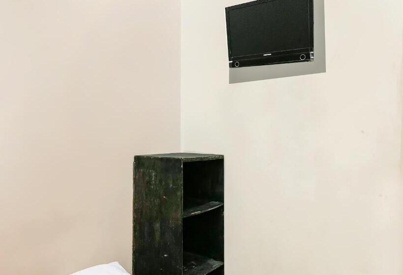 فندق Reddoorz Near Rs Labuang Baji Makassar