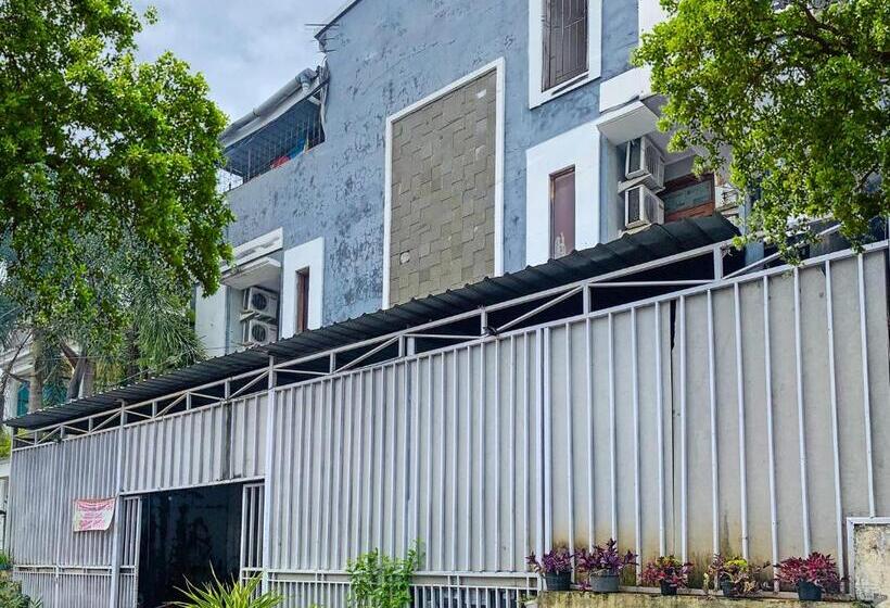 فندق Reddoorz Near Rs Labuang Baji Makassar