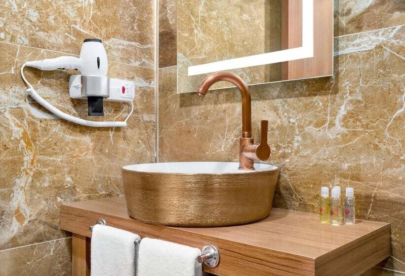 فندق Ramada By Wyndham Elbistan