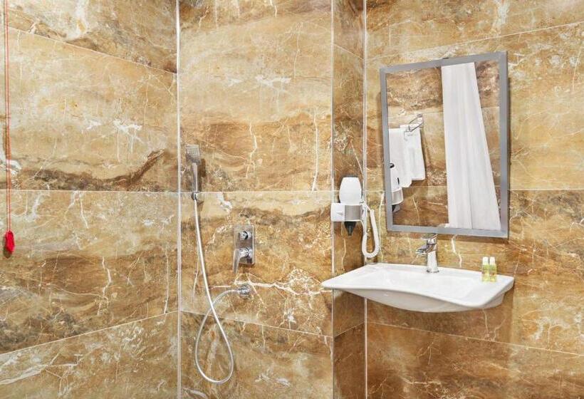 فندق Ramada By Wyndham Elbistan