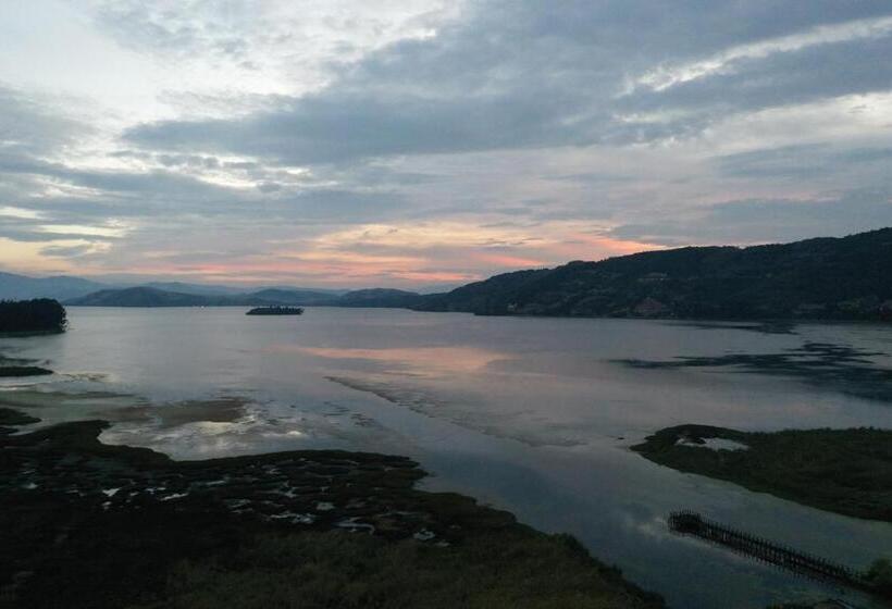 בית מלון כפרי Rocamonti