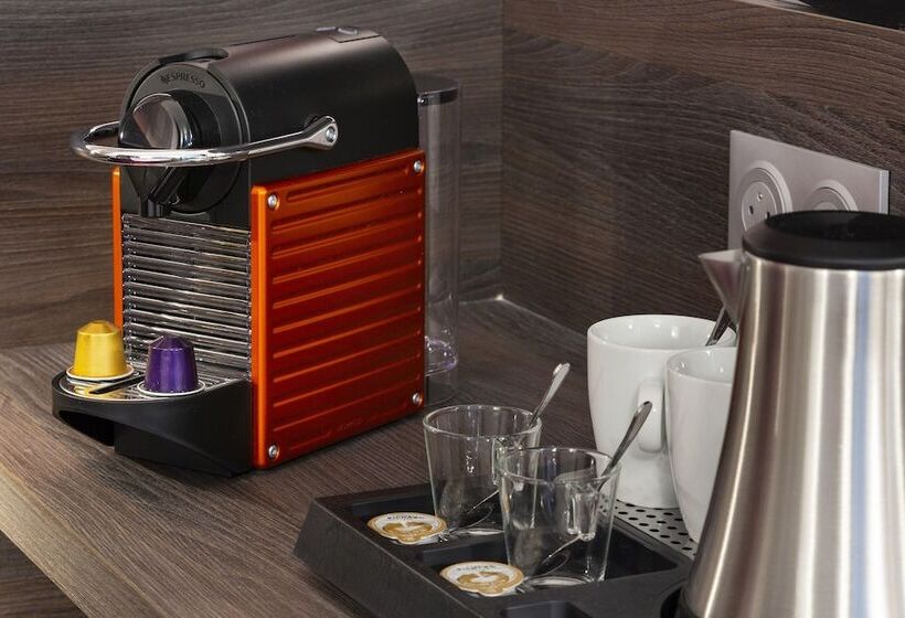 בית מלון כפרי Hôtel Roi Soleil Prestige Plaisir   St Quentin