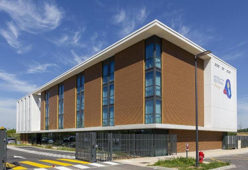 בית מלון כפרי Hôtel Roi Soleil Prestige Plaisir   St Quentin