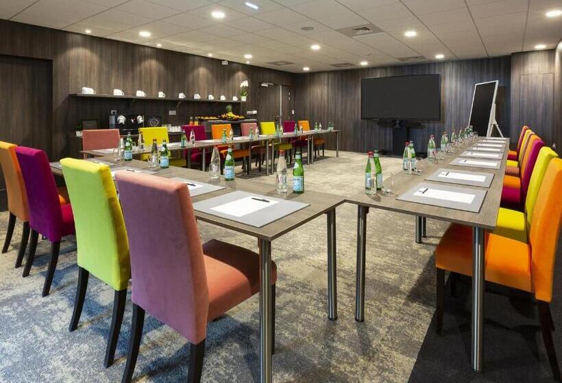 בית מלון כפרי Hôtel Roi Soleil Prestige Plaisir   St Quentin