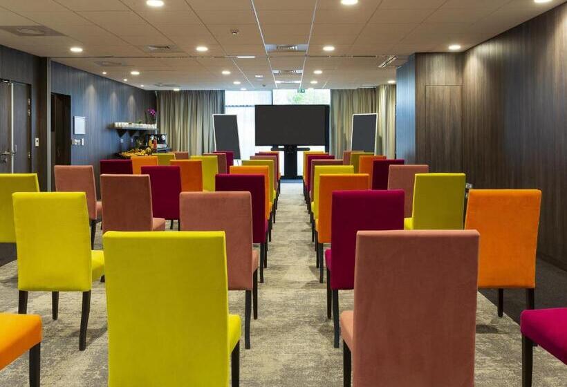 בית מלון כפרי Hôtel Roi Soleil Prestige Plaisir   St Quentin