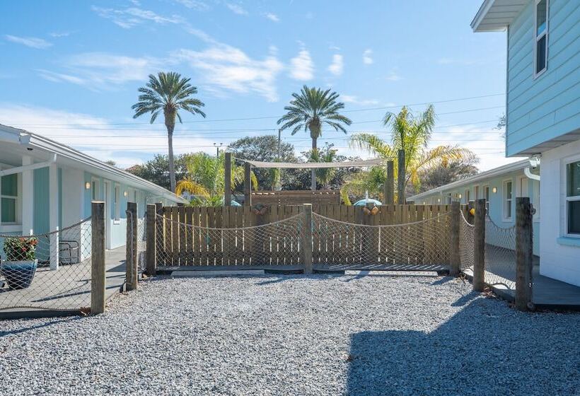 فندق Salt Air Inn & Suites