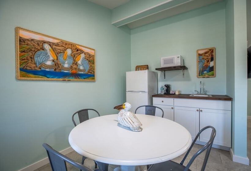 فندق Salt Air Inn & Suites