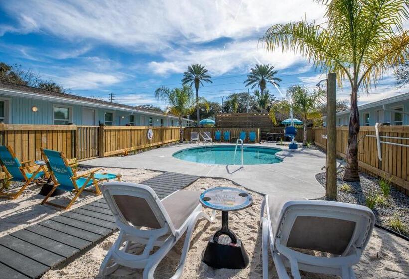 فندق Salt Air Inn & Suites