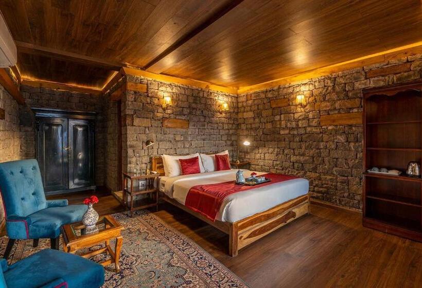 Отель Stayvista At Mountain Mirage