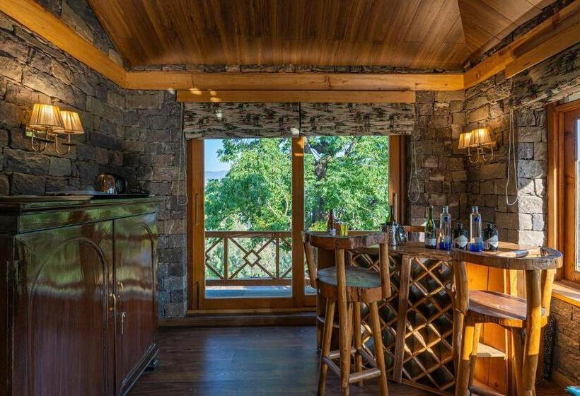 Отель Stayvista At Mountain Mirage