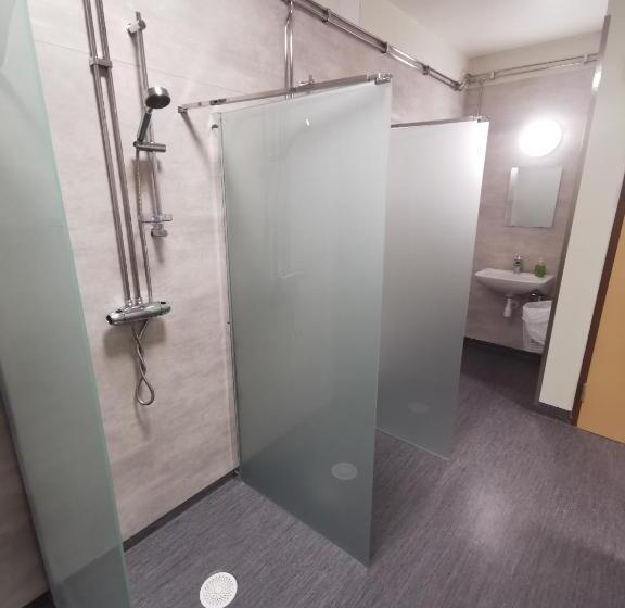 فندق Systemairhallen Bed&breakfast