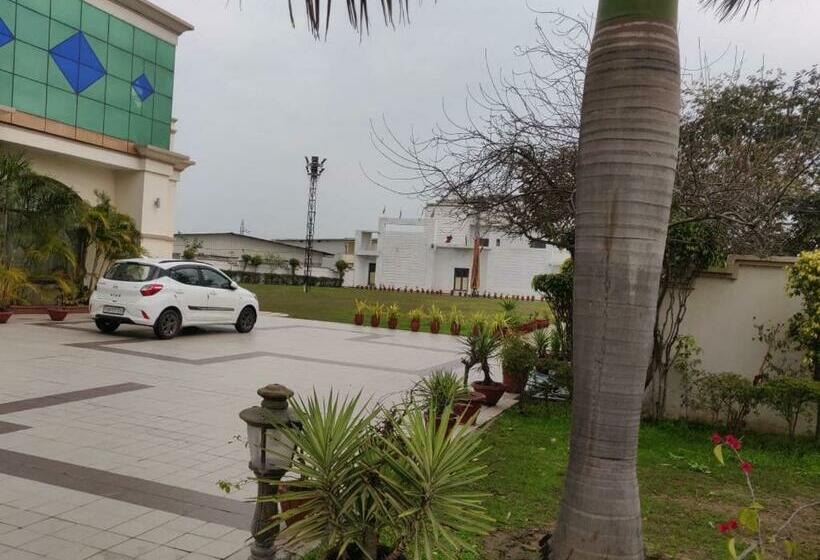 Отель Taj Delhites