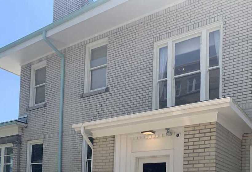 Отель The Edward Buffalo