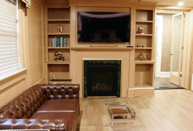 Отель The Edward Buffalo