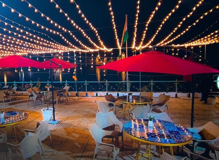 בית מלון כפרי The Neeraj Ganga Heritage Palace