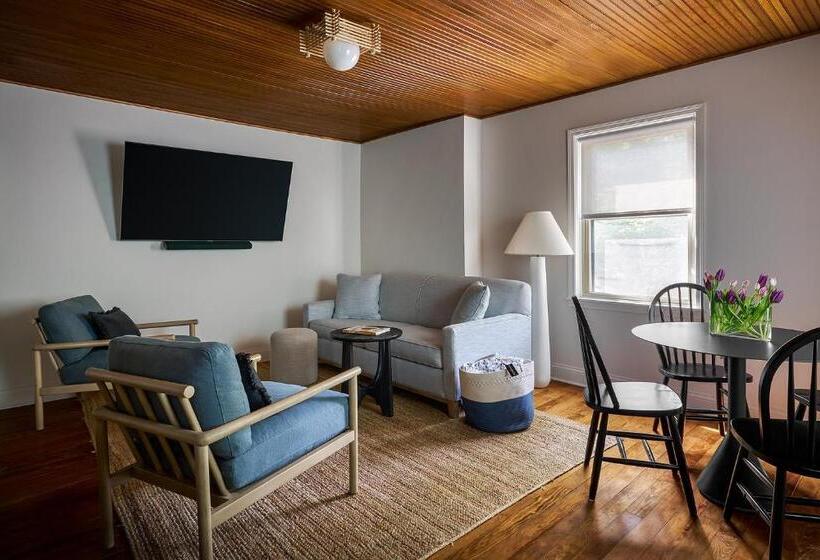 The Neighborhood Hotel Grand Beach