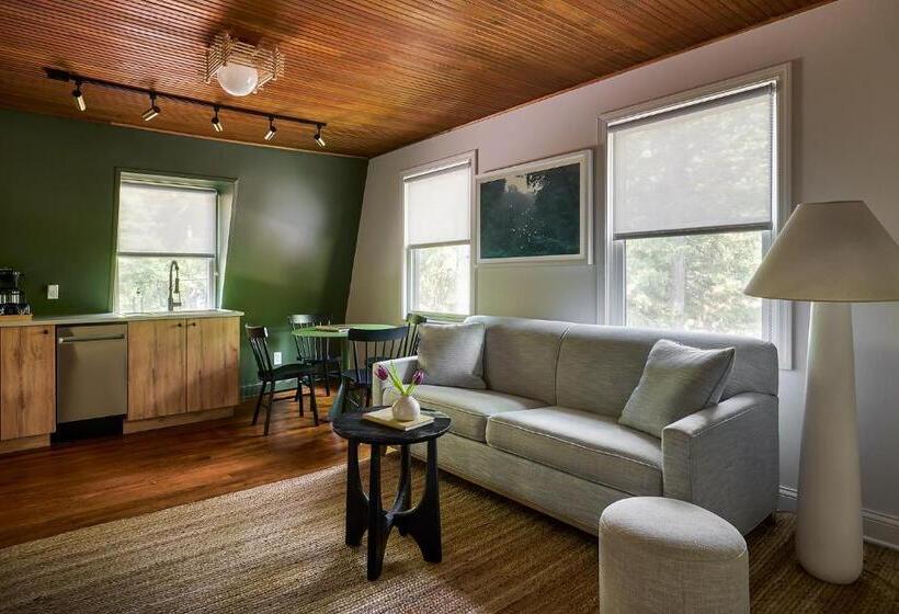 The Neighborhood Hotel Grand Beach