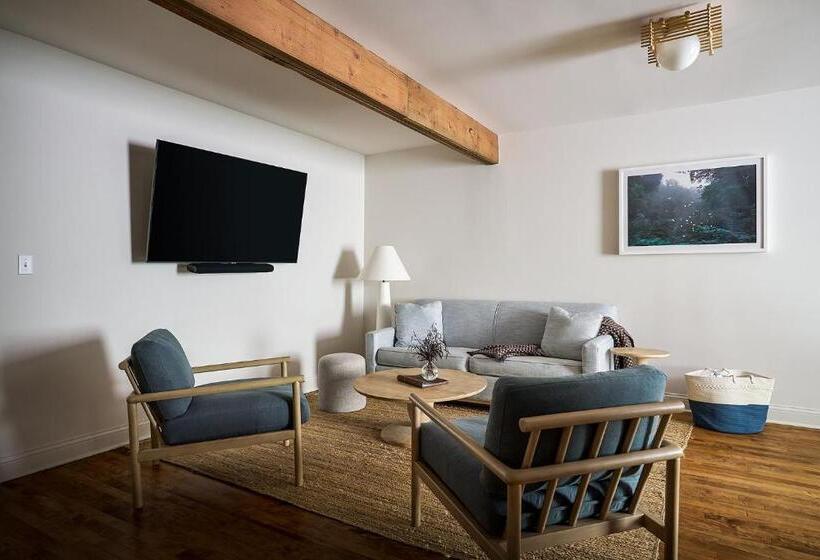 The Neighborhood Hotel Grand Beach