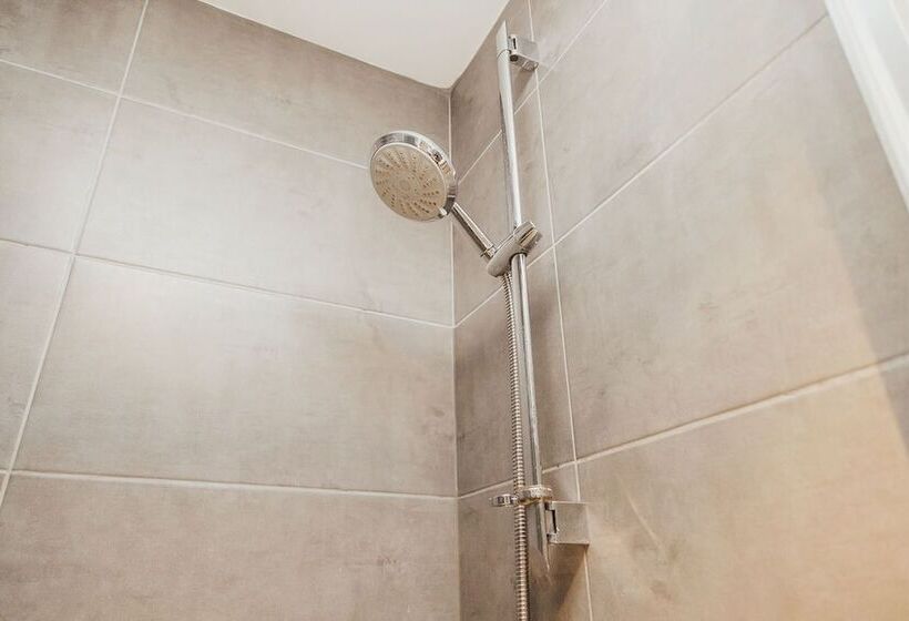 בית מלון כפרי Quarter By The Warren Collection