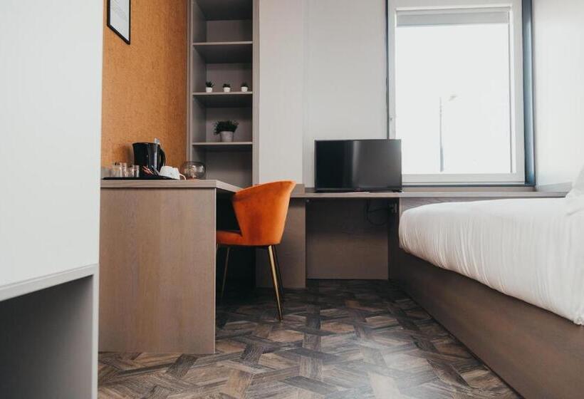 בית מלון כפרי Quarter By The Warren Collection