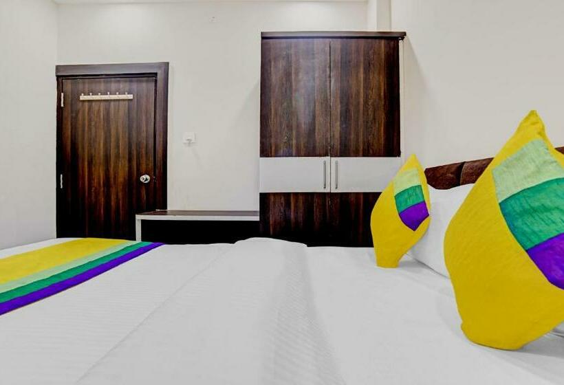 호텔 Anand Shree,indore