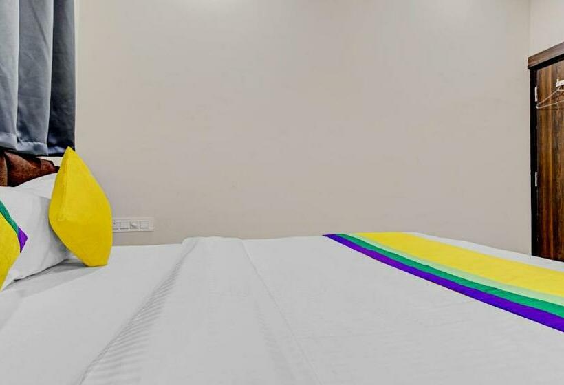 호텔 Anand Shree,indore